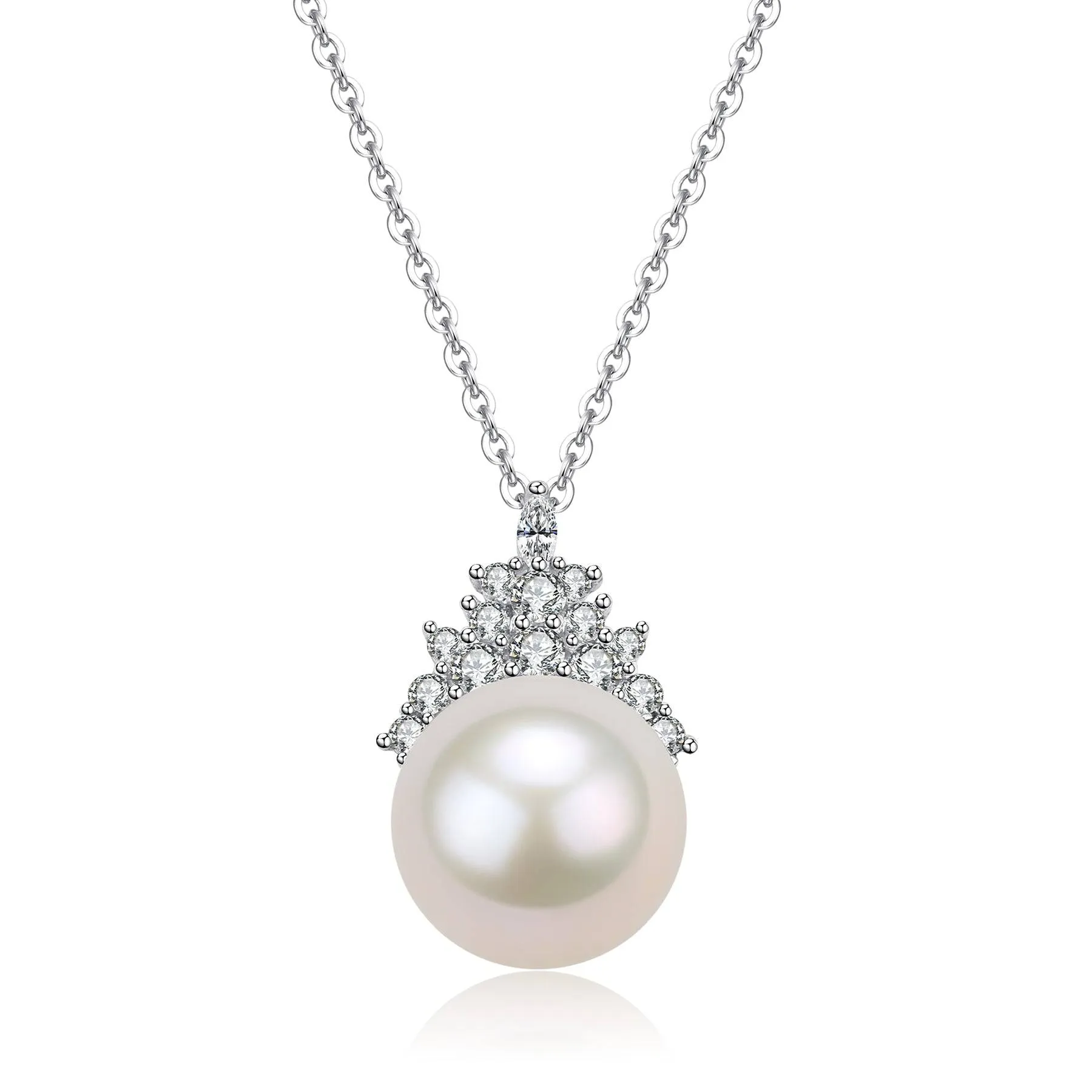 10-11mm Freshwater Pearl & Queen Pendant Necklace