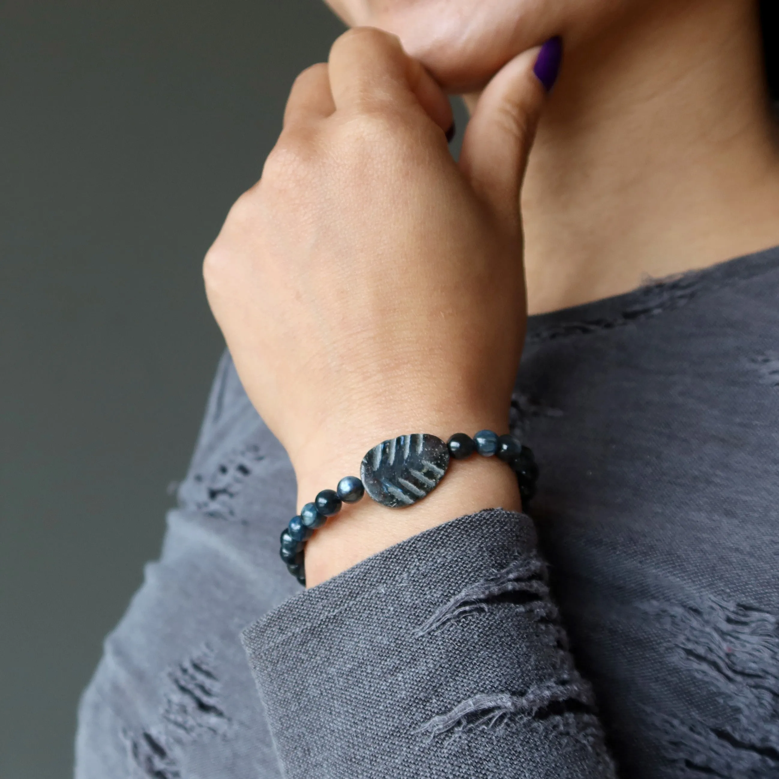 Arfvedsonite Bracelet Blue Kyanite Leaf