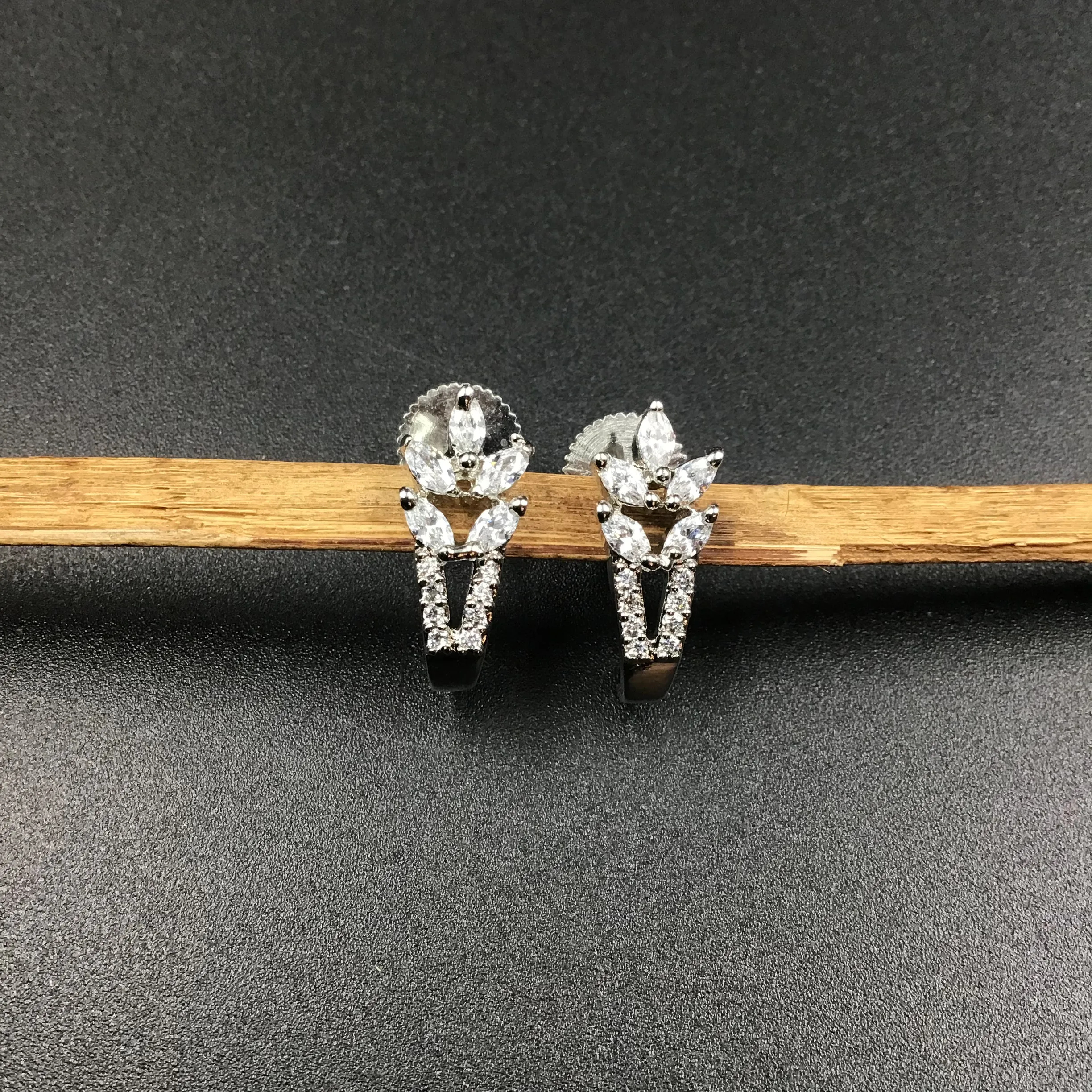 Bali Zircon/AD 3192-11