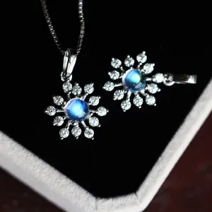 Chic Sterling Silver Moonstone Pendant Necklace Handmade Gemstone Jewelry Accessories Gift Women