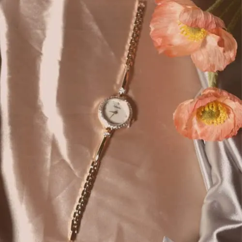 Classic Women Bracelet Pearl Shell Dial Analog Quartz Watch
