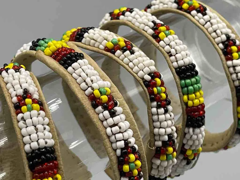 Diamonds Design Narrow White Beaded Leather Bracelet - Mali