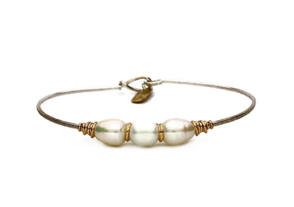 Earth Grace Trinity Pearl Bracelet