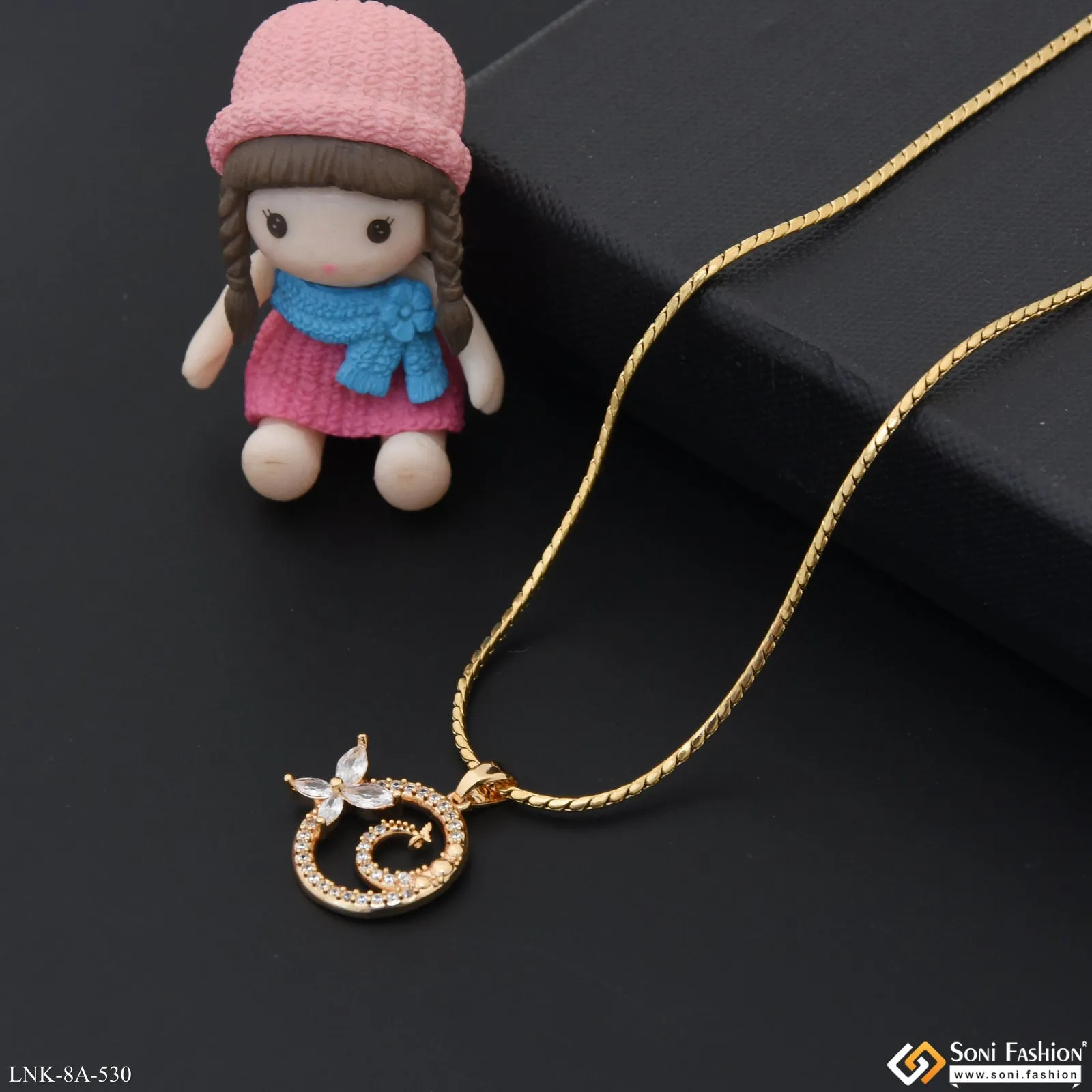 Exclusive Design Gold Plated Chain Pendant for Ladies - Style A530