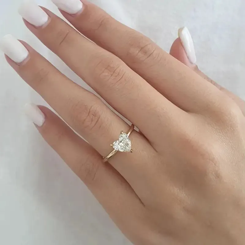 Heart-Shaped Engagement Ring Inlaid Synthetic Gem