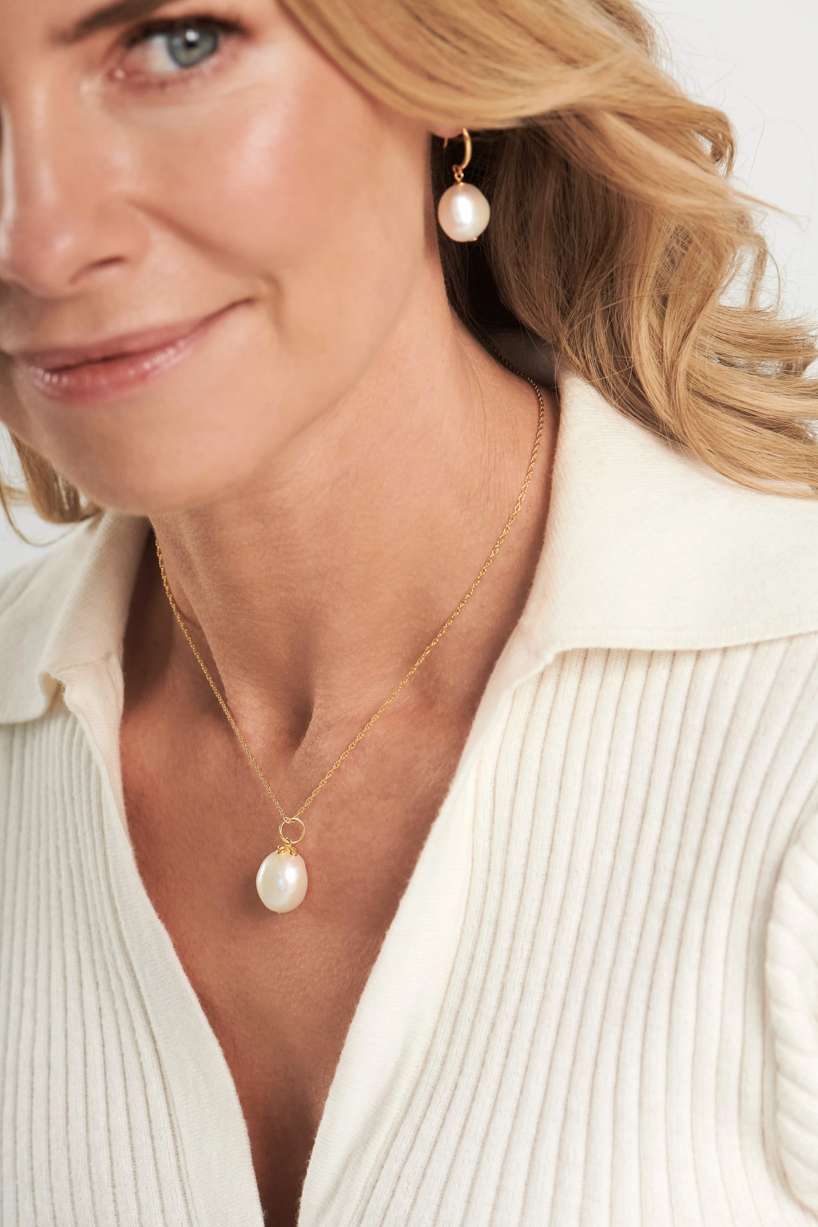 Jessica Pearl Pendant Necklace