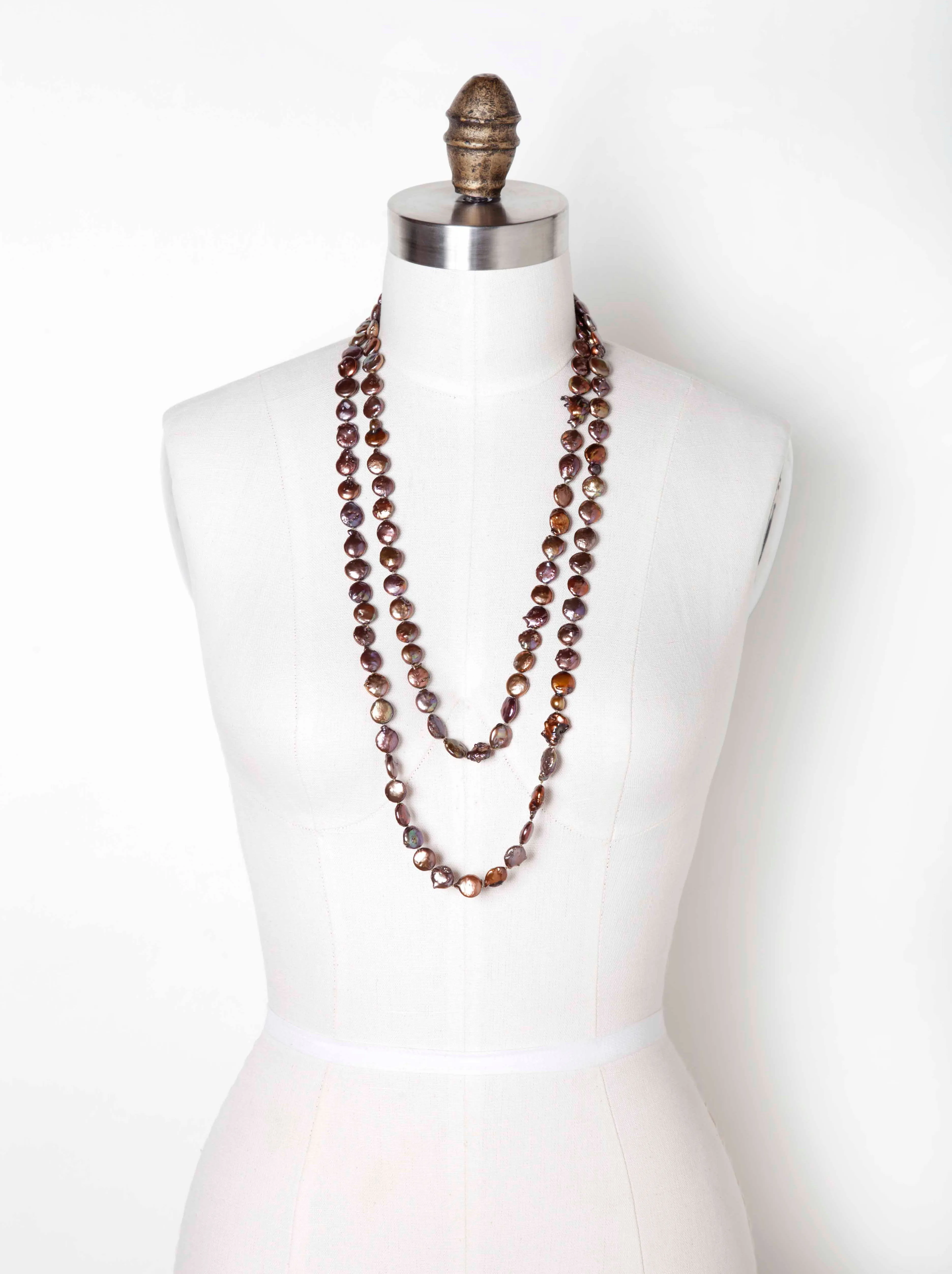 LA VIE PARISIENNE PEARL NECKLACE