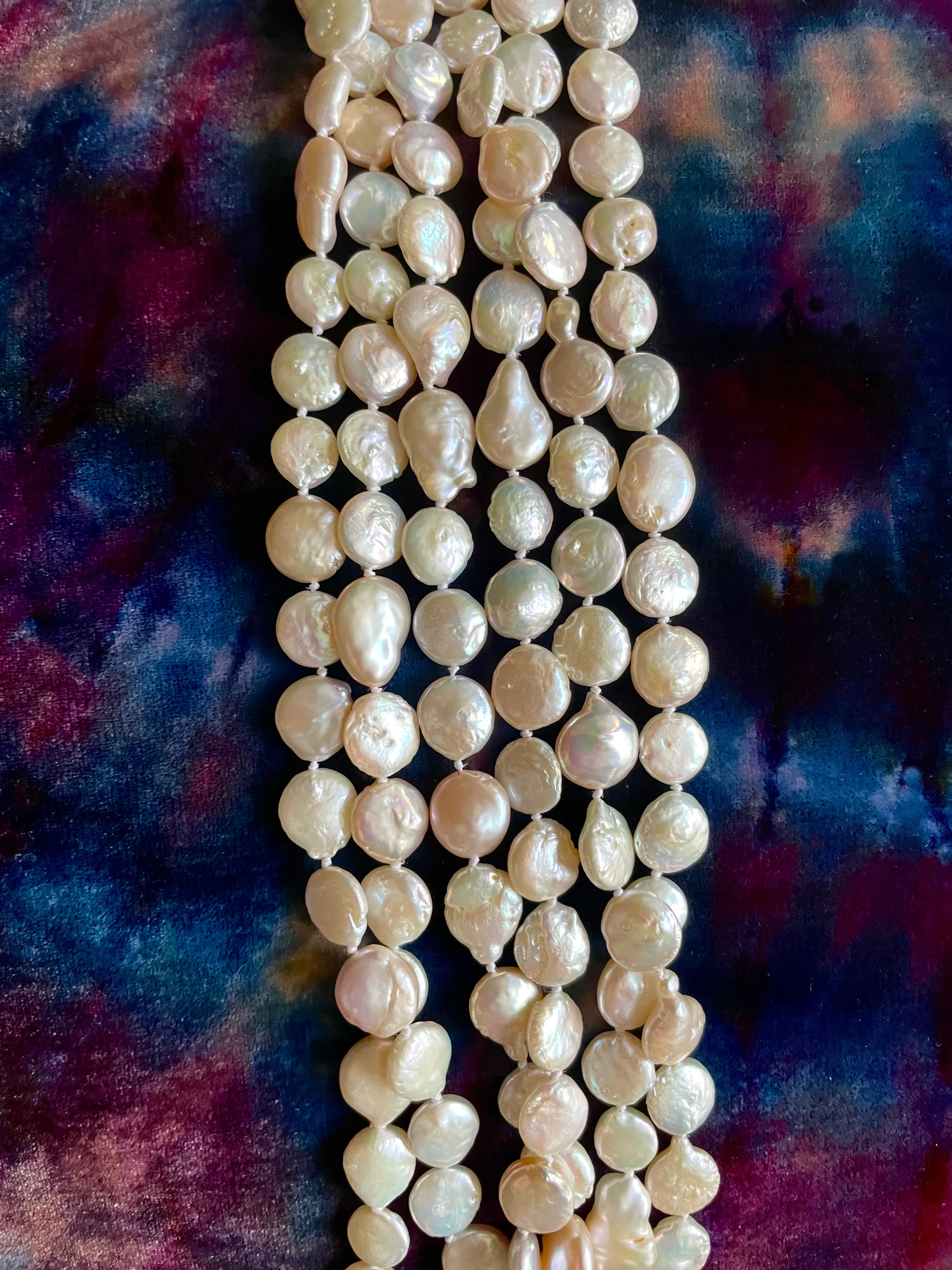LA VIE PARISIENNE PEARL NECKLACE