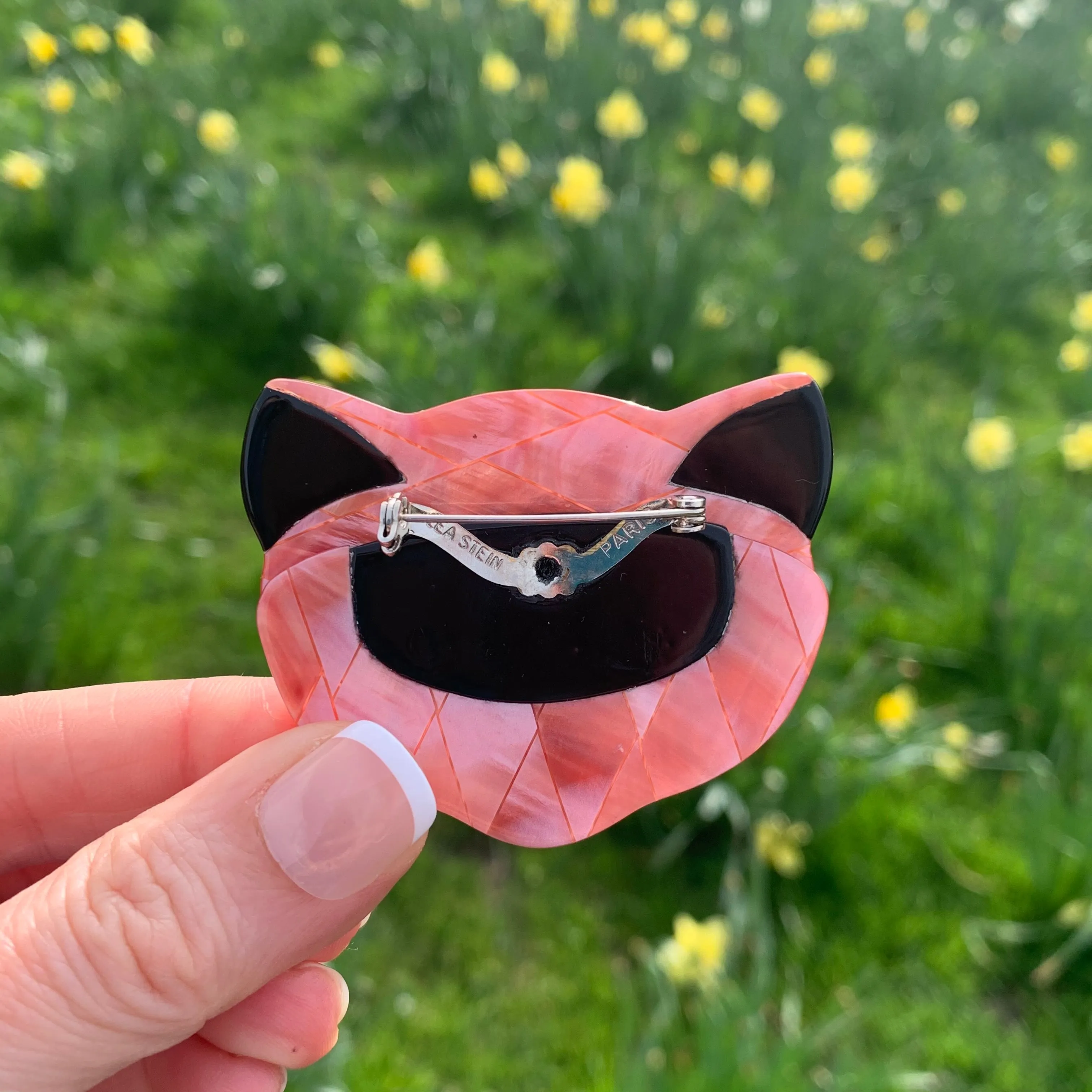 Lea stein Attila marbleised pink Cat Face Brooch