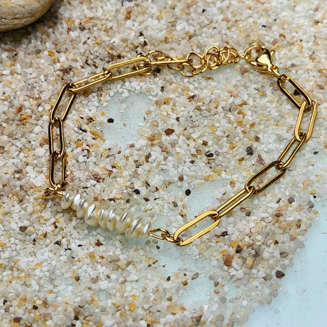 MAIREAD WHITE PEARL WATERPROOF 18K PAPERCLIP BRACELET