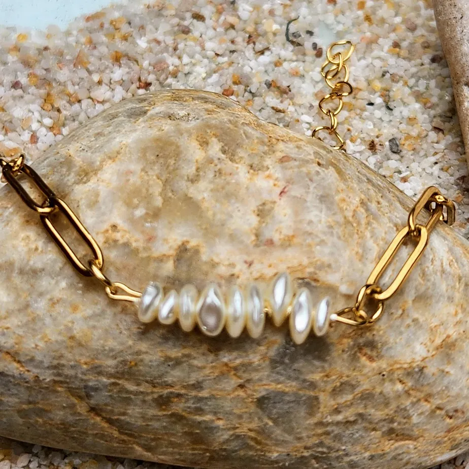 MAIREAD WHITE PEARL WATERPROOF 18K PAPERCLIP BRACELET