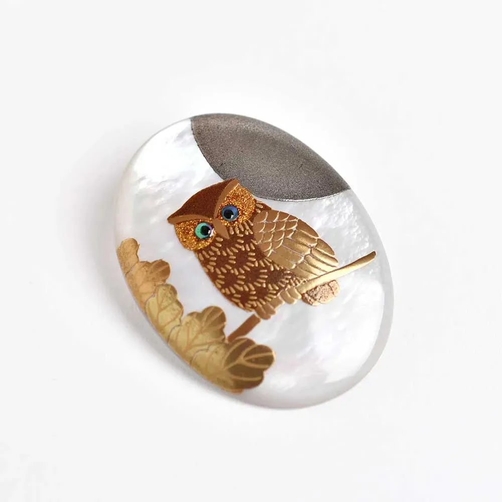 Maki-e Urushi Lacquer Brooch - White South Sea Pearl Shell / Owl -, Traditional Japanese Urushi Lacquer Jewelry