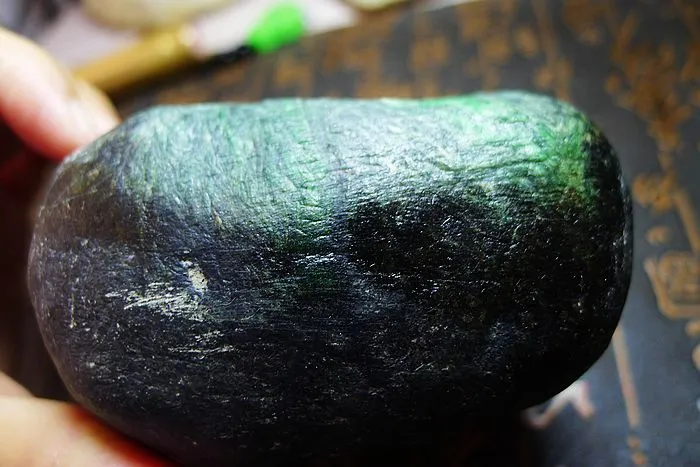 Natural Jade Rough Jadeite Raw (0.98kg,11X9.1X5.5cm)