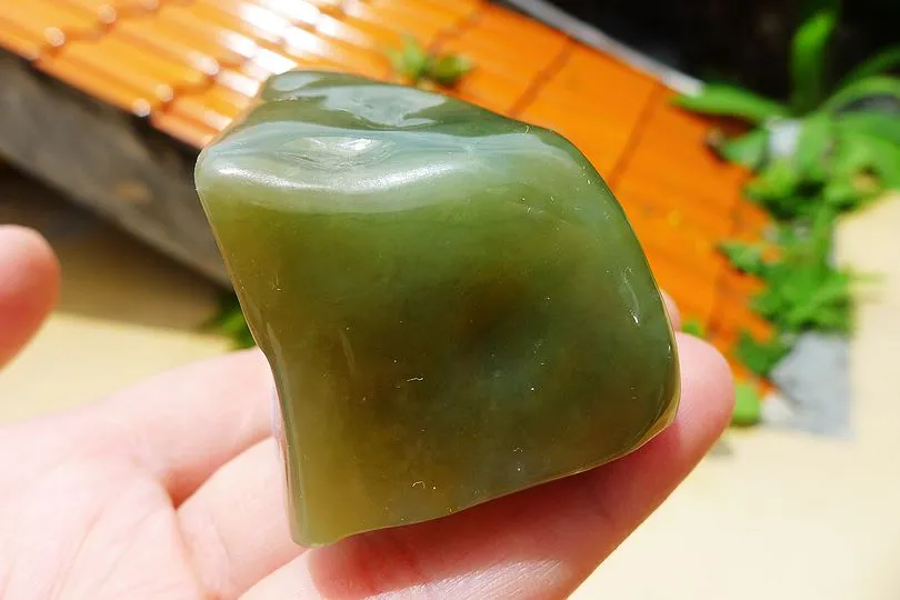 Natural Jade Rough Jadeite Raw (119g,6X3.8X3.4cm)