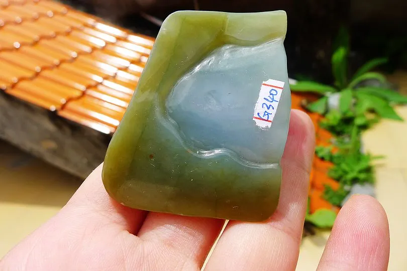 Natural Jade Rough Jadeite Raw (119g,6X3.8X3.4cm)