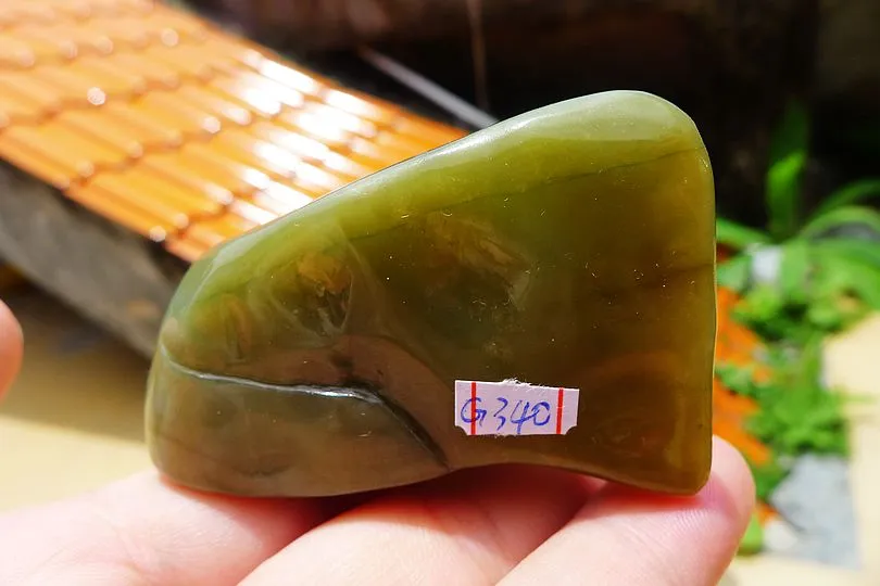 Natural Jade Rough Jadeite Raw (119g,6X3.8X3.4cm)