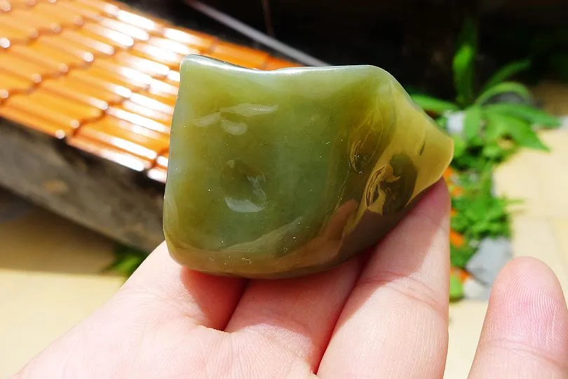 Natural Jade Rough Jadeite Raw (119g,6X3.8X3.4cm)