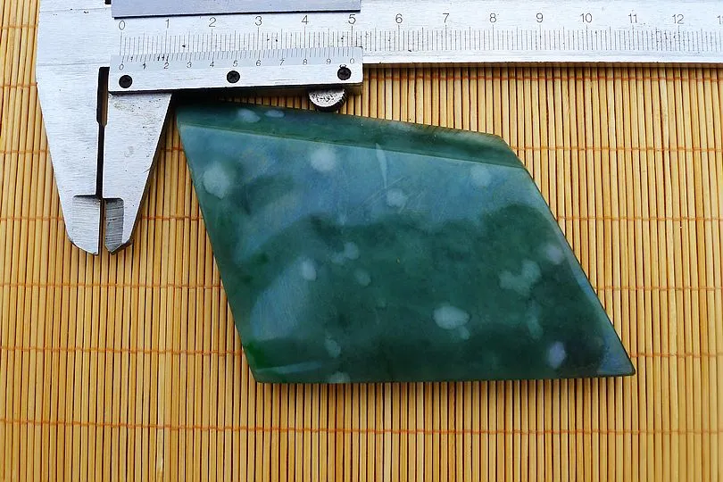 Natural Jade Rough Jadeite Raw (125.5g,8.5X6.1X1cm)