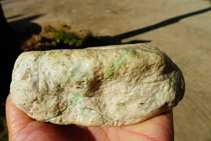 Natural Jade Rough Jadeite Raw (1.27kg,15.5X11.3X4.8cm)