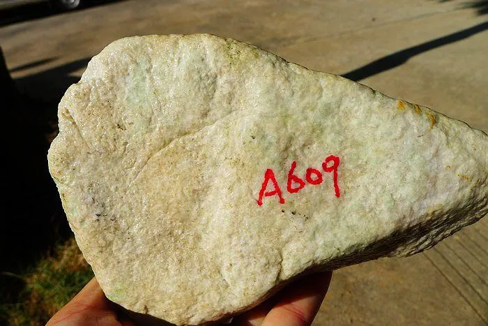 Natural Jade Rough Jadeite Raw (1.27kg,15.5X11.3X4.8cm)