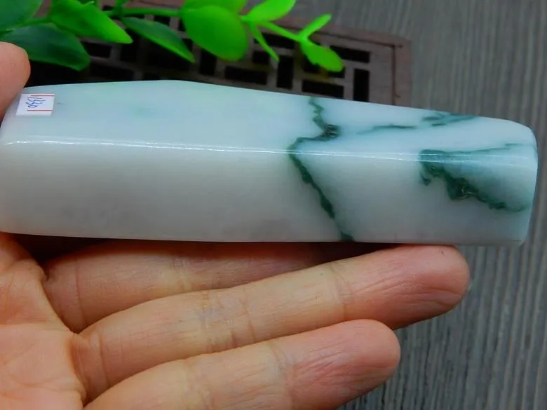 Natural Jade Rough Jadeite Raw (140g, 92X37X17mm)