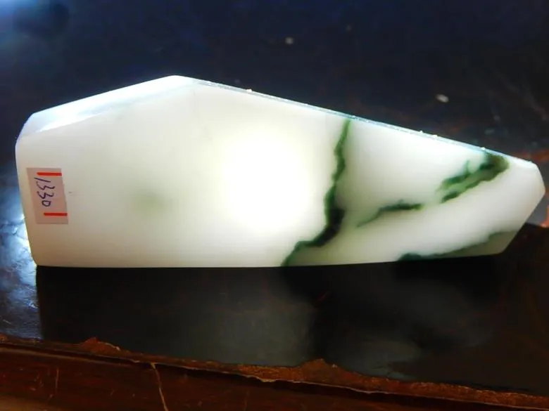 Natural Jade Rough Jadeite Raw (140g, 92X37X17mm)