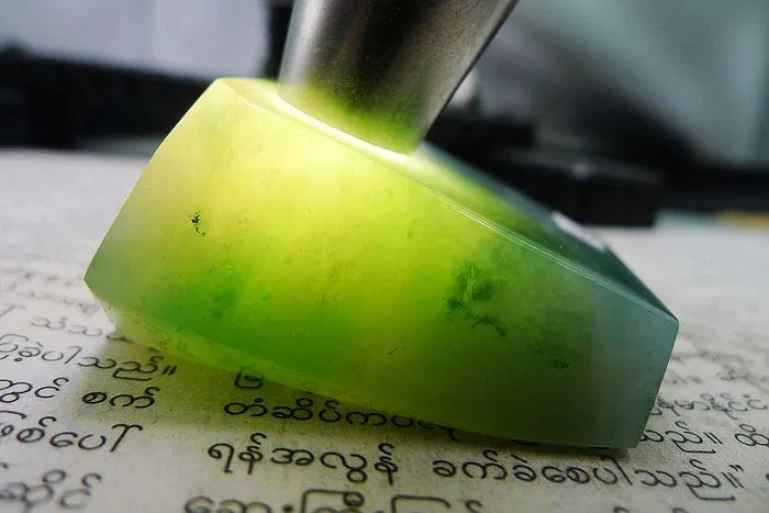 Natural Jade Rough Jadeite Raw (140g,6.6X5.4X2.4cm)