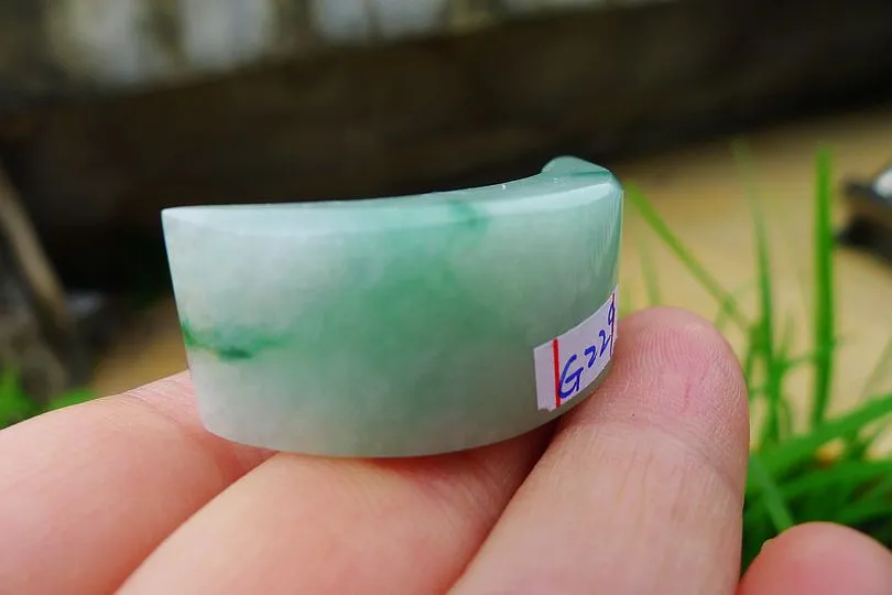 Natural Jade Rough Jadeite Raw (16g,3.8X1.6X0.85cm)