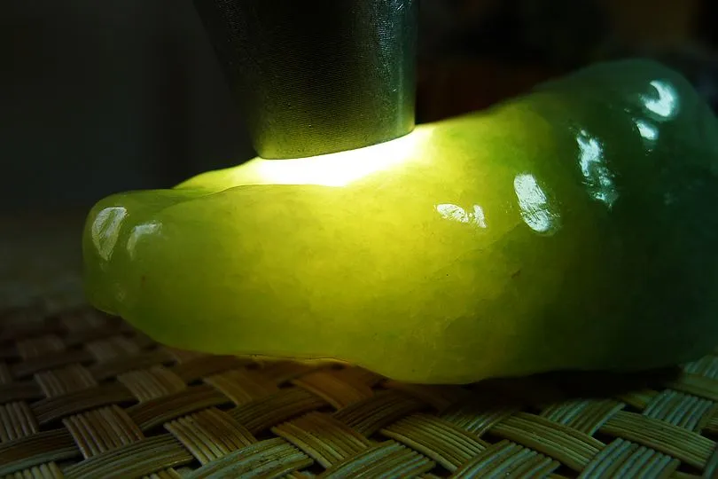 Natural Jade Rough Jadeite Raw (194g,8.5X4.2X3.7cm)