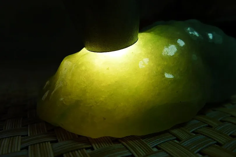 Natural Jade Rough Jadeite Raw (194g,8.5X4.2X3.7cm)