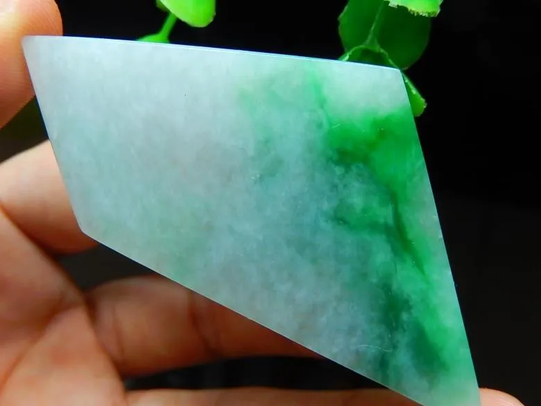 Natural Jade Rough Jadeite Raw (20g, 56X32X4mm)