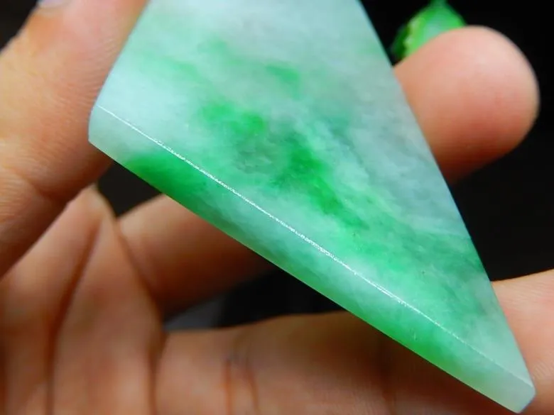 Natural Jade Rough Jadeite Raw (20g, 56X32X4mm)