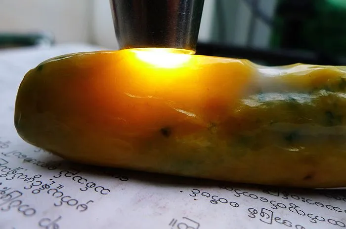 Natural Jade Rough Jadeite Raw (229g,11.6X4X2.6cm)