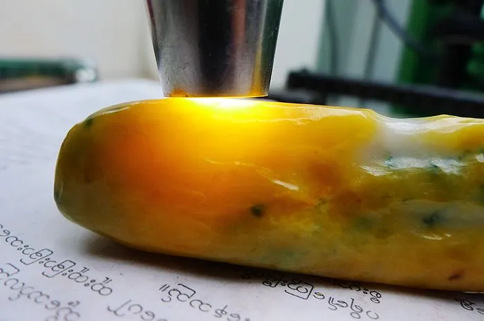 Natural Jade Rough Jadeite Raw (229g,11.6X4X2.6cm)