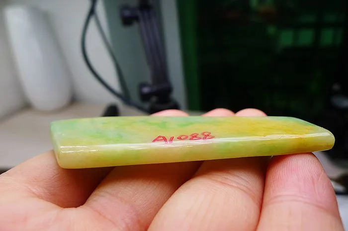Natural Jade Rough Jadeite Raw (22g,7X2.5X0.46cm)