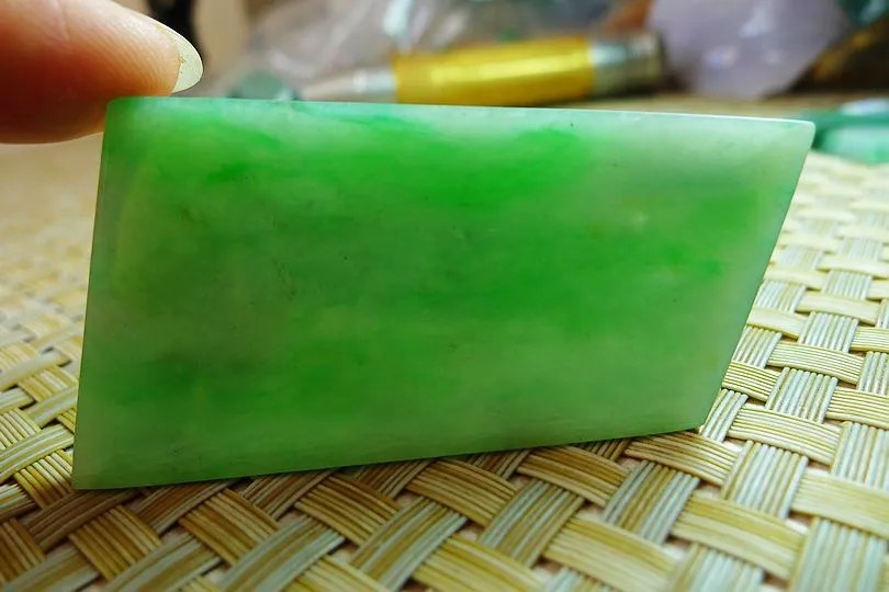 Natural Jade Rough Jadeite Raw (23g,5.6X3.4X0.4cm)