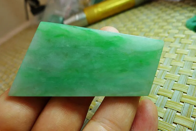 Natural Jade Rough Jadeite Raw (23g,5.6X3.4X0.4cm)