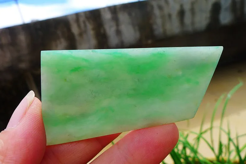 Natural Jade Rough Jadeite Raw (23g,5.6X3.4X0.4cm)