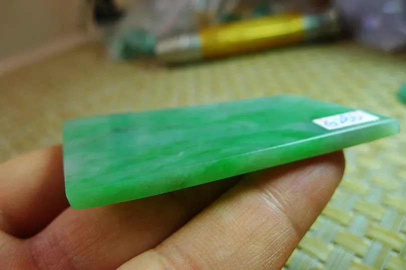 Natural Jade Rough Jadeite Raw (23g,5.6X3.4X0.4cm)