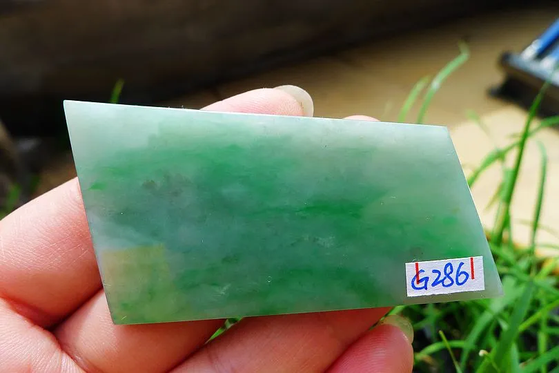 Natural Jade Rough Jadeite Raw (23g,5.6X3.4X0.4cm)