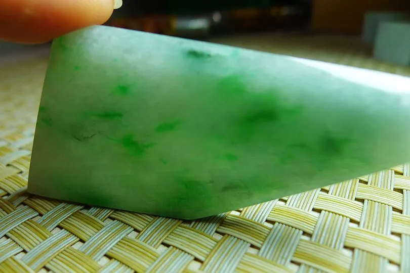 Natural Jade Rough Jadeite Raw (24g,7.3X3.3X0.4cm)
