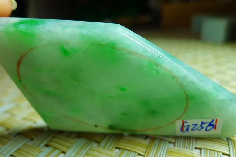 Natural Jade Rough Jadeite Raw (24g,7.3X3.3X0.4cm)