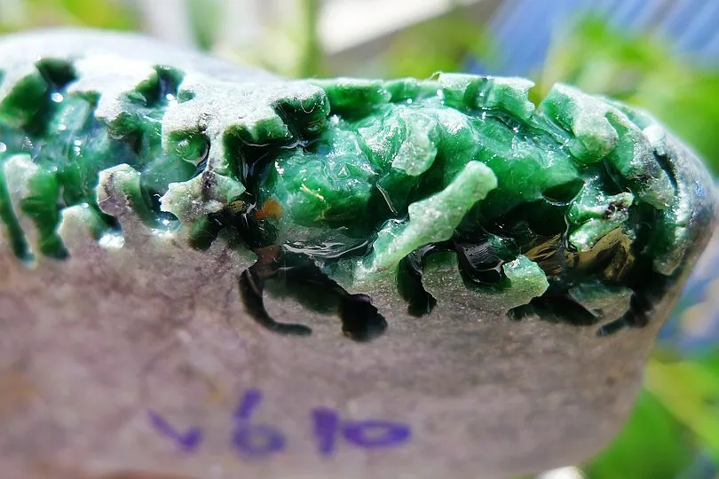 Natural Jade Rough Jadeite Raw (322g,8.6X5.3X3.9cm)