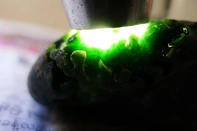 Natural Jade Rough Jadeite Raw (322g,8.6X5.3X3.9cm)