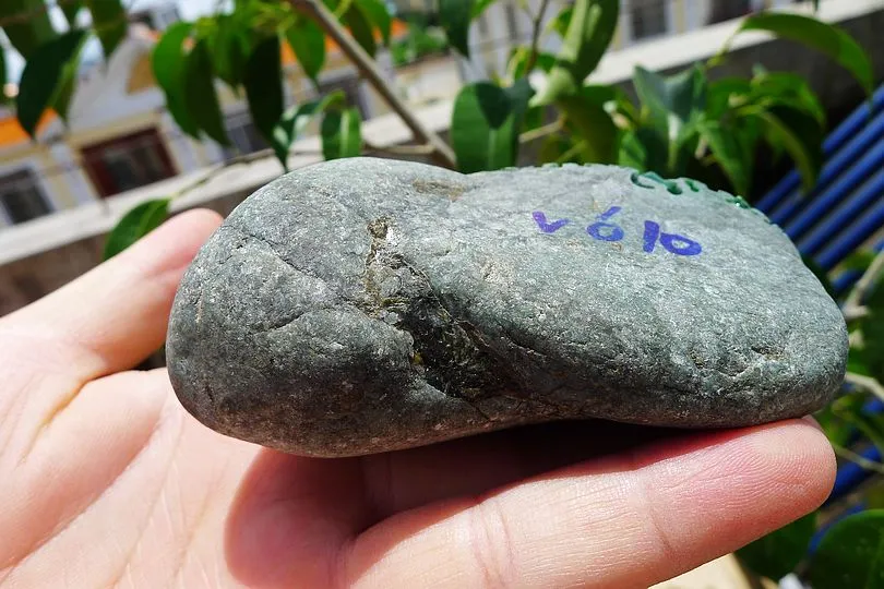 Natural Jade Rough Jadeite Raw (322g,8.6X5.3X3.9cm)