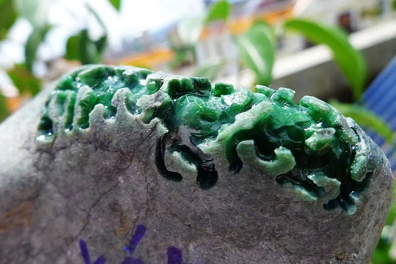 Natural Jade Rough Jadeite Raw (322g,8.6X5.3X3.9cm)