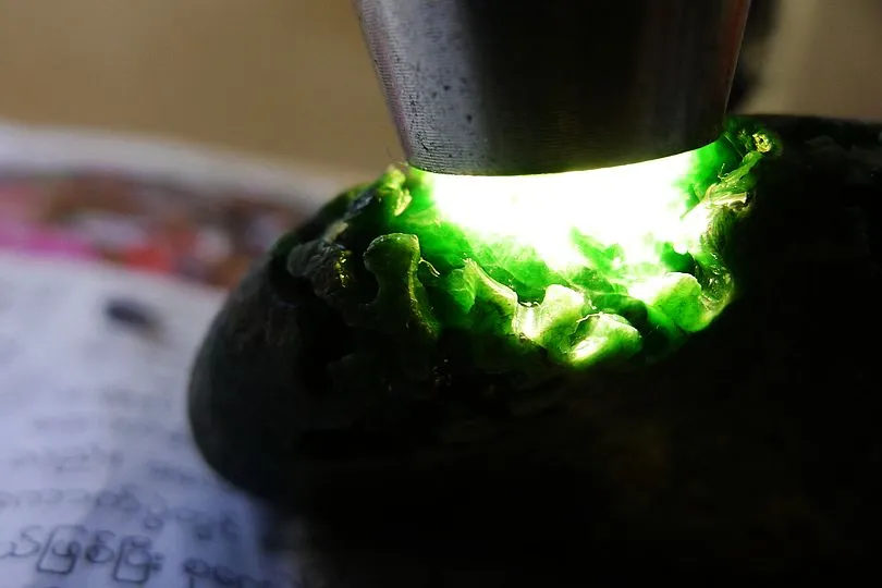 Natural Jade Rough Jadeite Raw (322g,8.6X5.3X3.9cm)