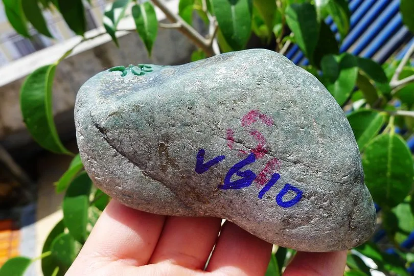 Natural Jade Rough Jadeite Raw (322g,8.6X5.3X3.9cm)