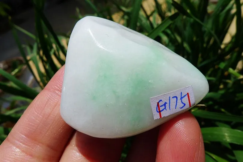 Natural Jade Rough Jadeite Raw (44g,4.1X3.5X1.8cm)