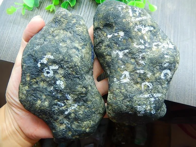 Natural Jade Rough Jadeite Raw (453g, 126X77X22mm) & (532g, 136X68X33mm)